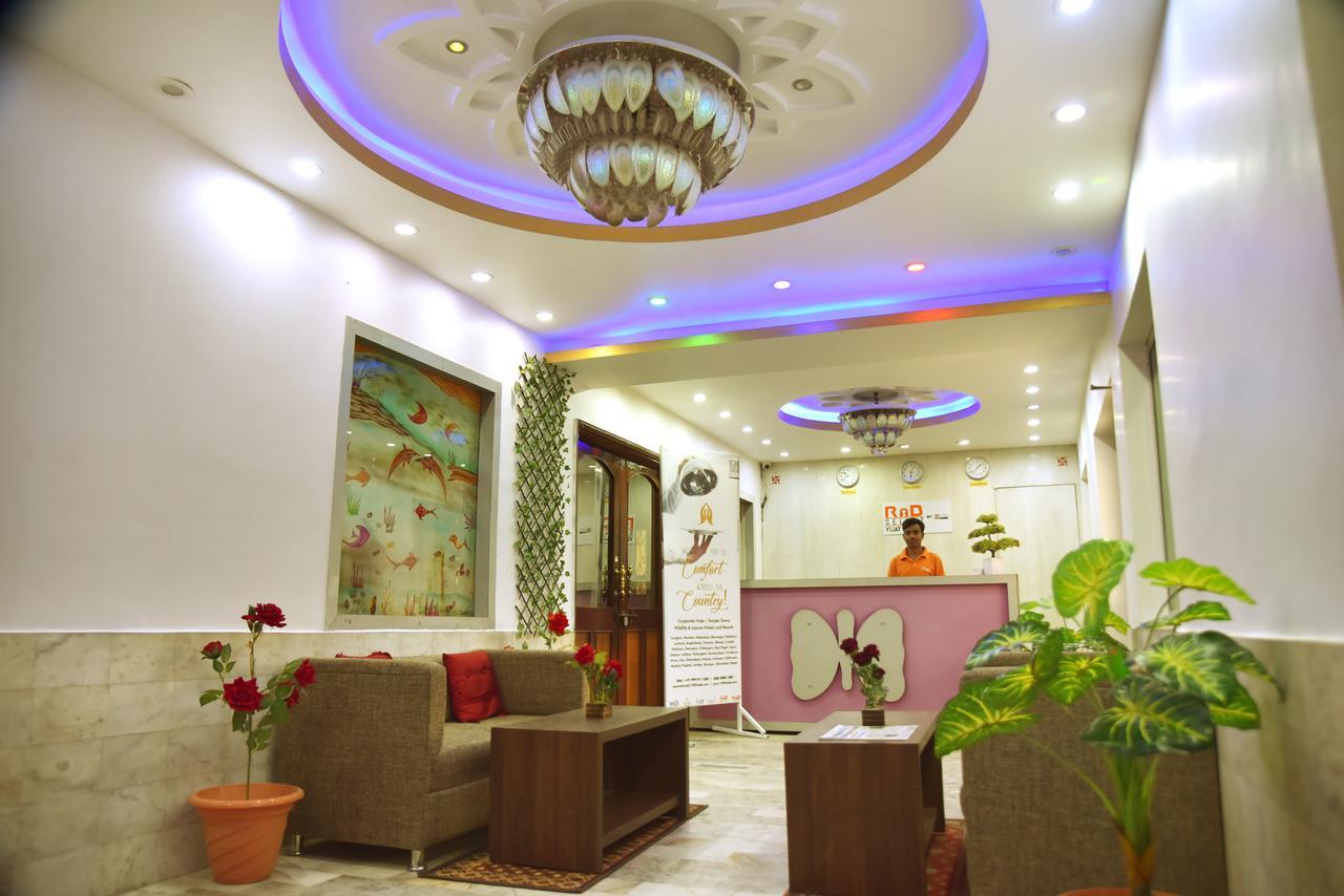 Rnb Select Vijay Delux Hotel Sultānpur Esterno foto